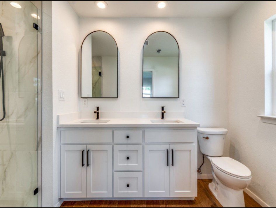 Double Vanity & Walk-In Shower